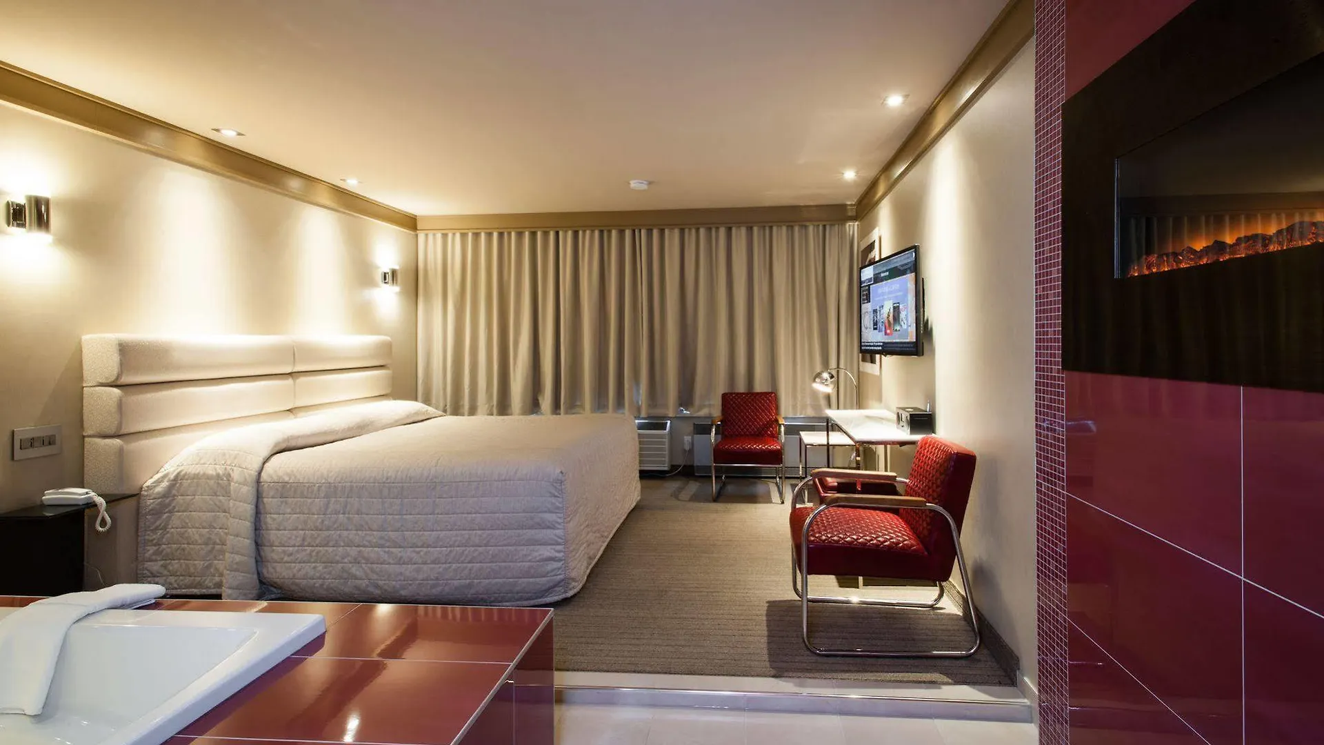 Le Chabrol Hotel & Suites Montréal