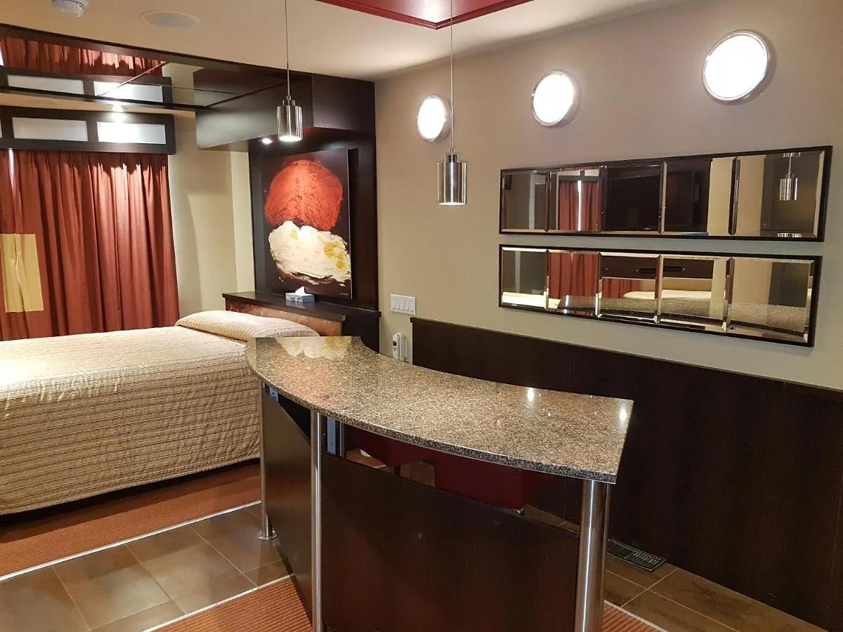 Le Chabrol Hotel & Suites Montréal