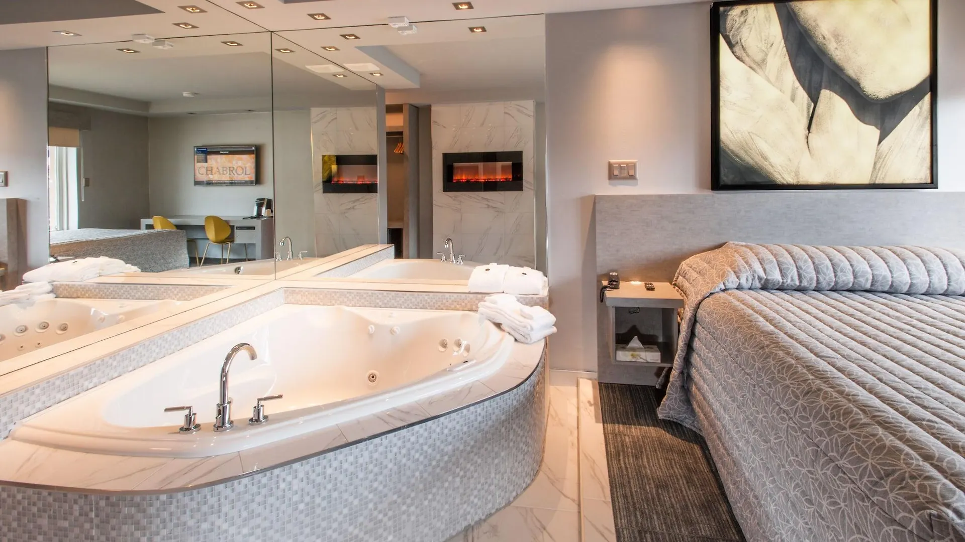 Le Chabrol Hotel & Suites Montreal