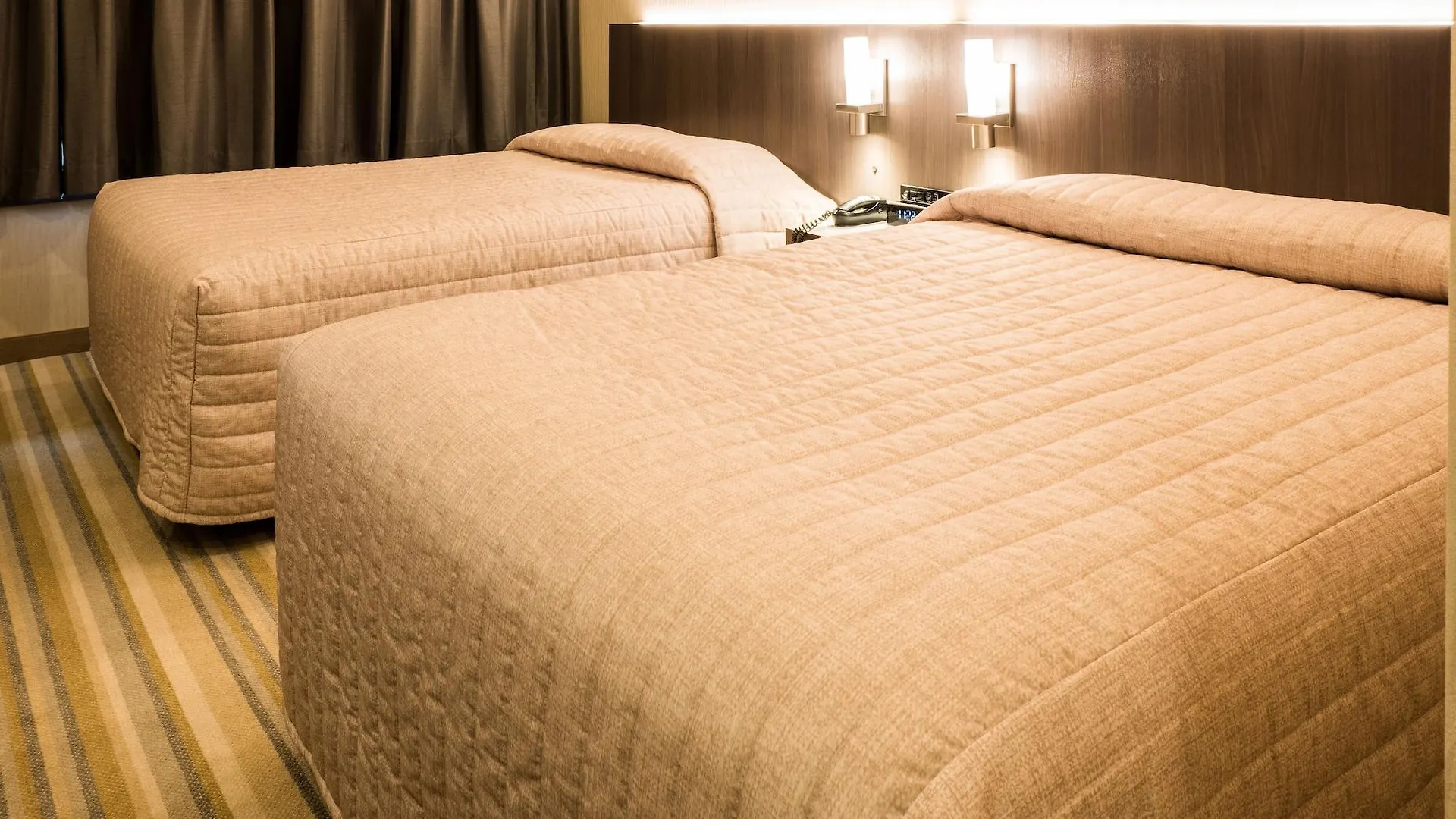 ***  Le Chabrol Hotel & Suites Montréal Canadá