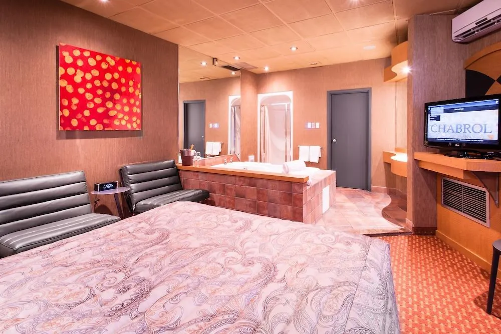 Le Chabrol Hotel & Suites Montreal