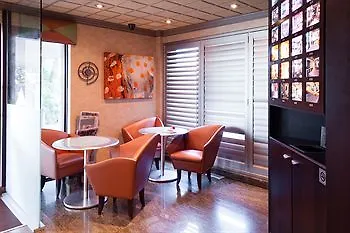Le Chabrol Hotel & Suites Montréal