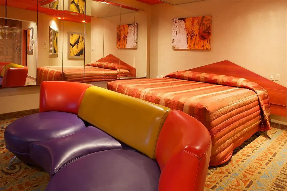 Le Chabrol Hotel & Suites Montréal