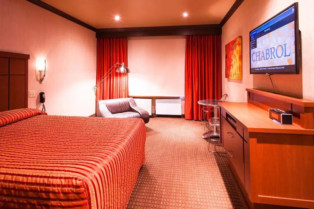 ***  Le Chabrol Hotel & Suites Montréal Canadá
