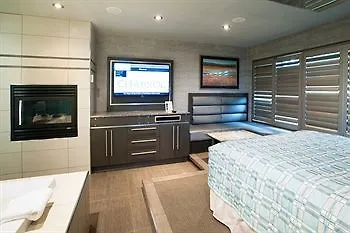 Le Chabrol Hotel & Suites Montreal 3*,  Canada