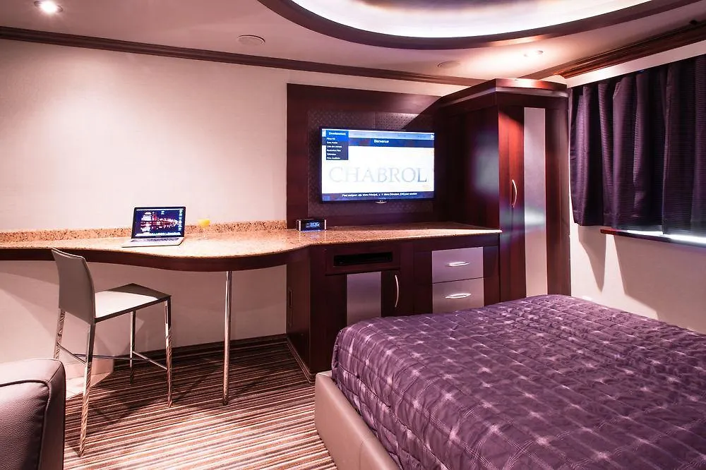 Le Chabrol Hotel & Suites Montréal