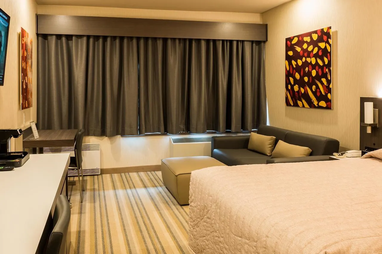 Le Chabrol Hotel & Suites Montréal